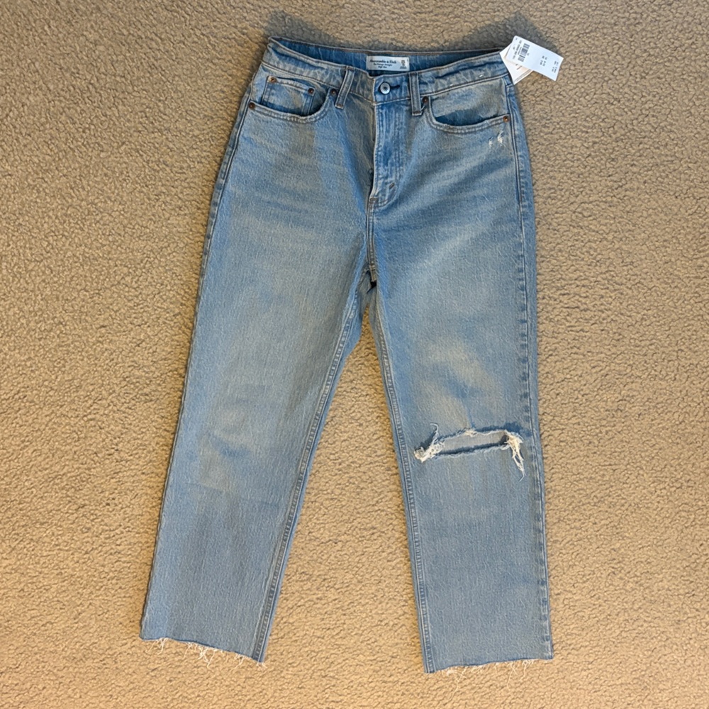 NWT Abercrombie Vintage Straight High Rise Distressed Jeans